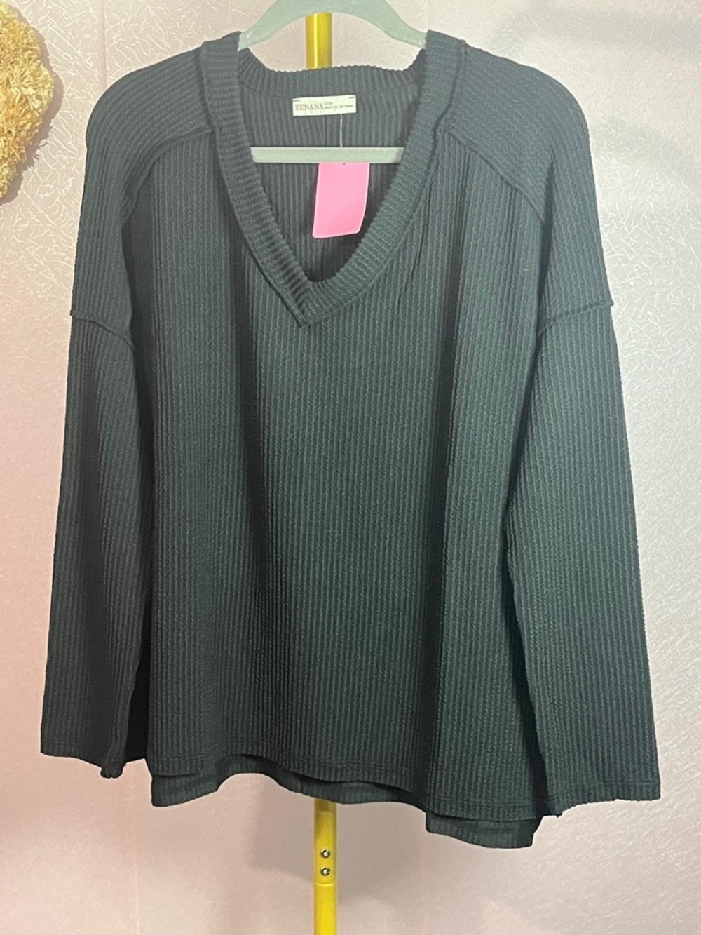 Zenana Outfitters Black Ribbed V-Neck Pullover Sweater